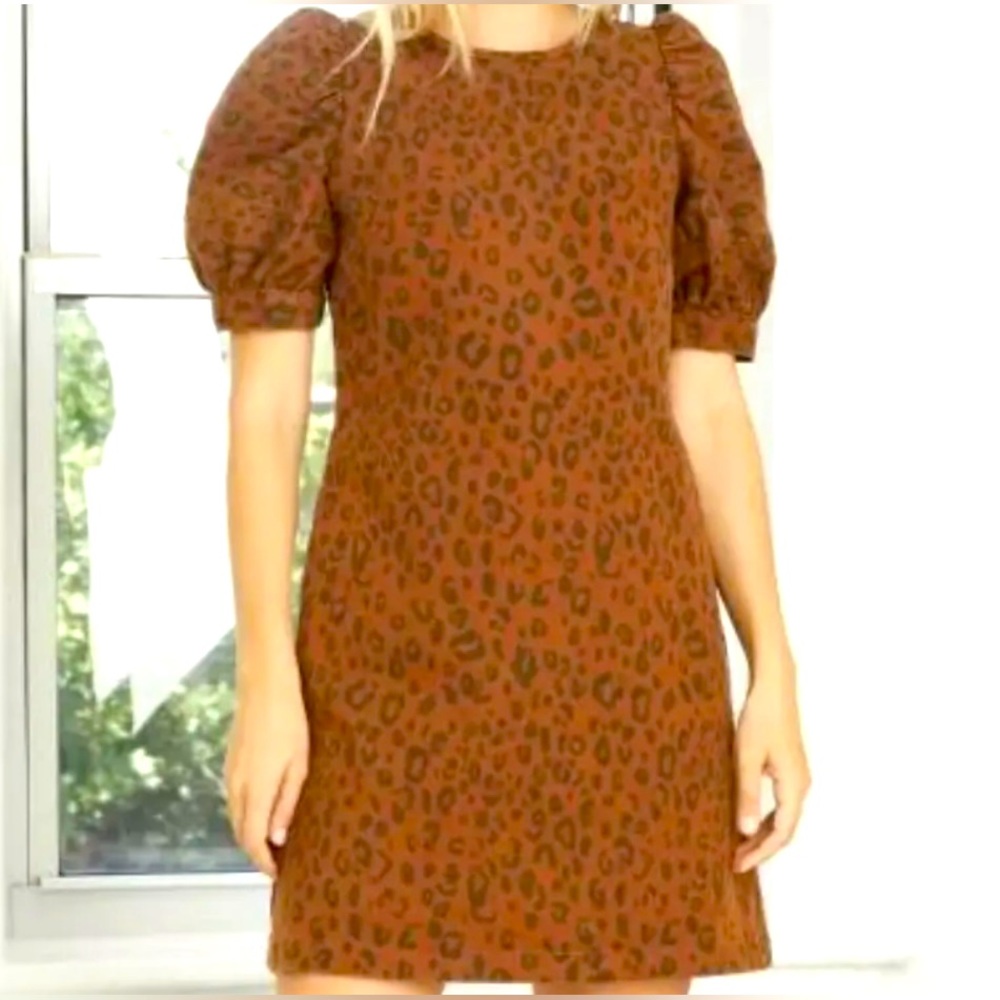 NWT Universal Thread Leopard print Puff short sleeve dress. 
Size 4